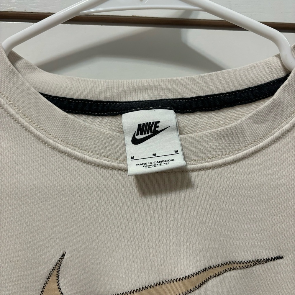 Nike Logo Sportswear Cream Crewneck - Picture 5 of 8